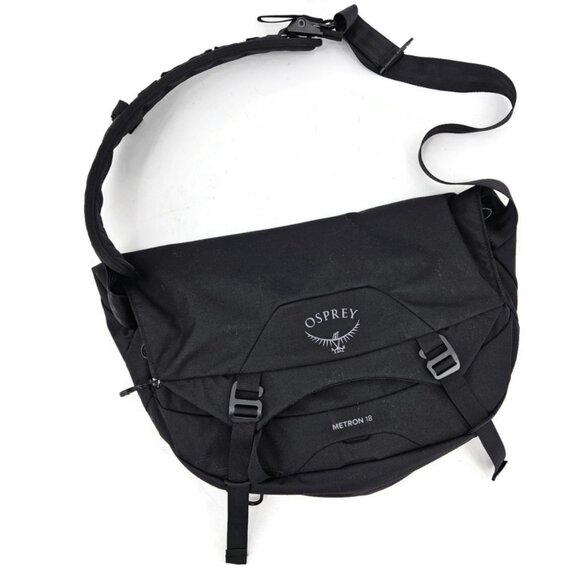 NWOT Osprey Metron 18 Black Messenger Bag Raincover
